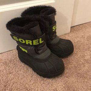 Sorel boys winter boots
